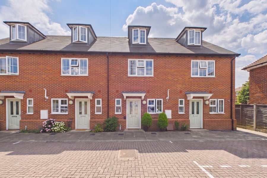 Reading Road, Farnborough