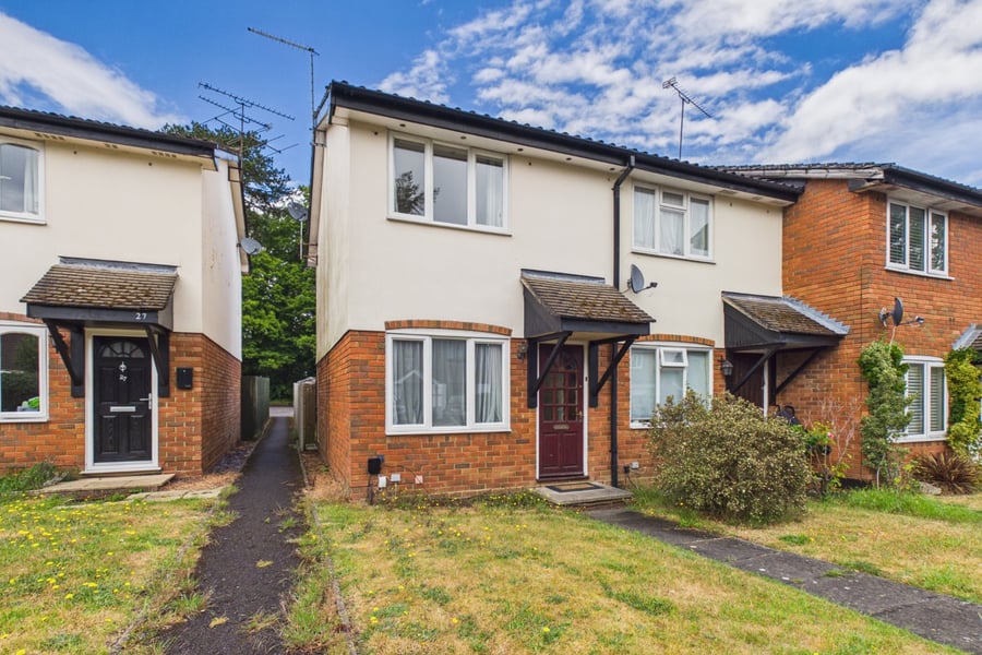 Kingfisher Close, Farnborough