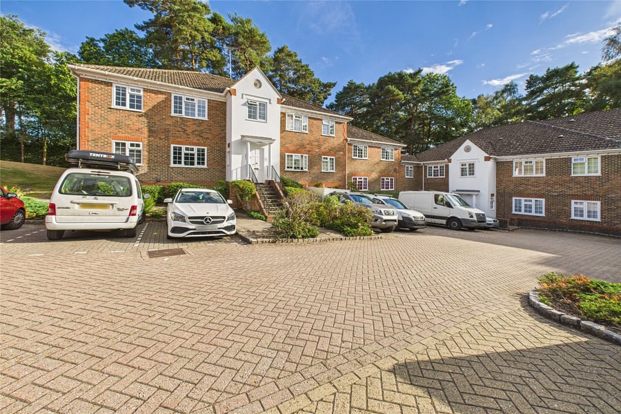 Fairway Heights, Camberley