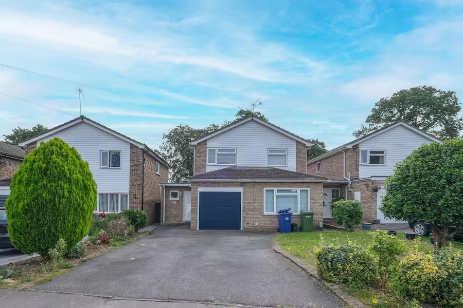 Oaktree Way, Sandhurst