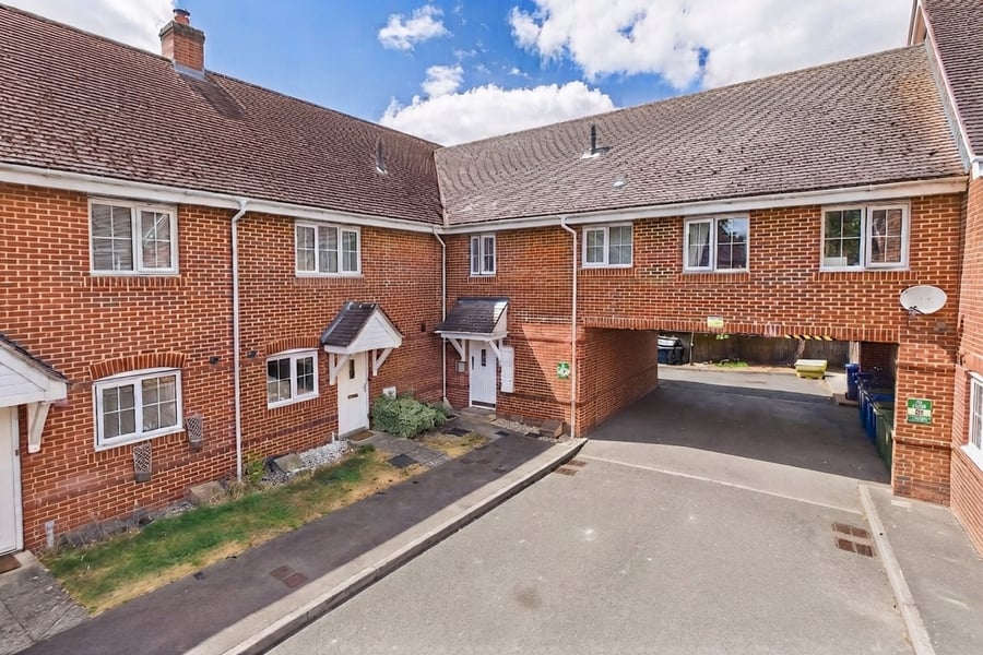 Alexandra Close, Sandhurst