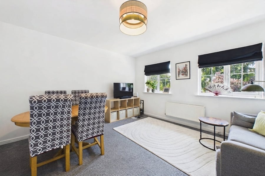 Alexandra Close, Sandhurst