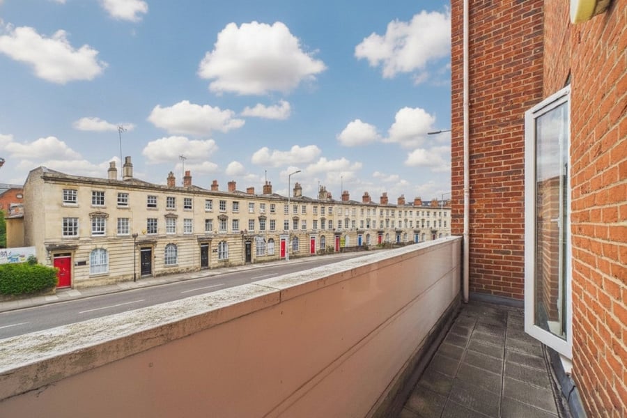 Kings Oak Court, Reading