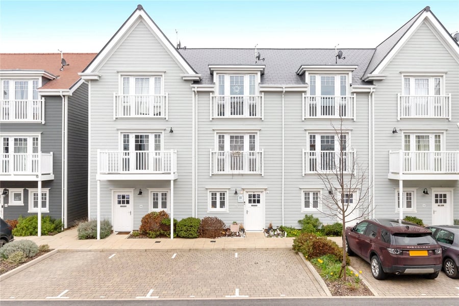 Maine Street, Berkshire