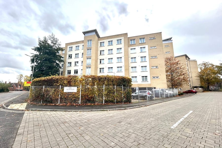 Kenavon Drive, Reading