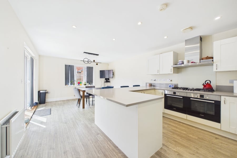 Wilder Crescent, Reading