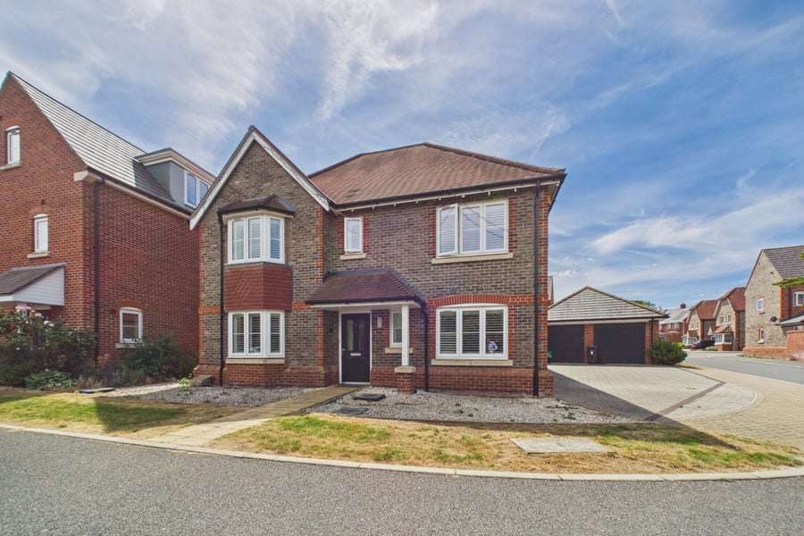 Wilder Crescent, Reading