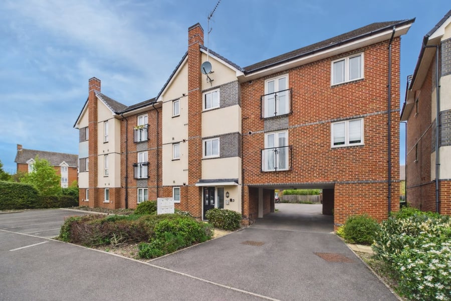 Fullbrook Avenue, Reading