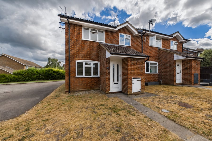 Ryves Avenue, Yateley