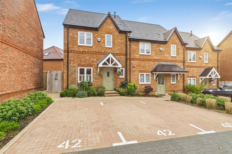 Bluebell Way, Warfield