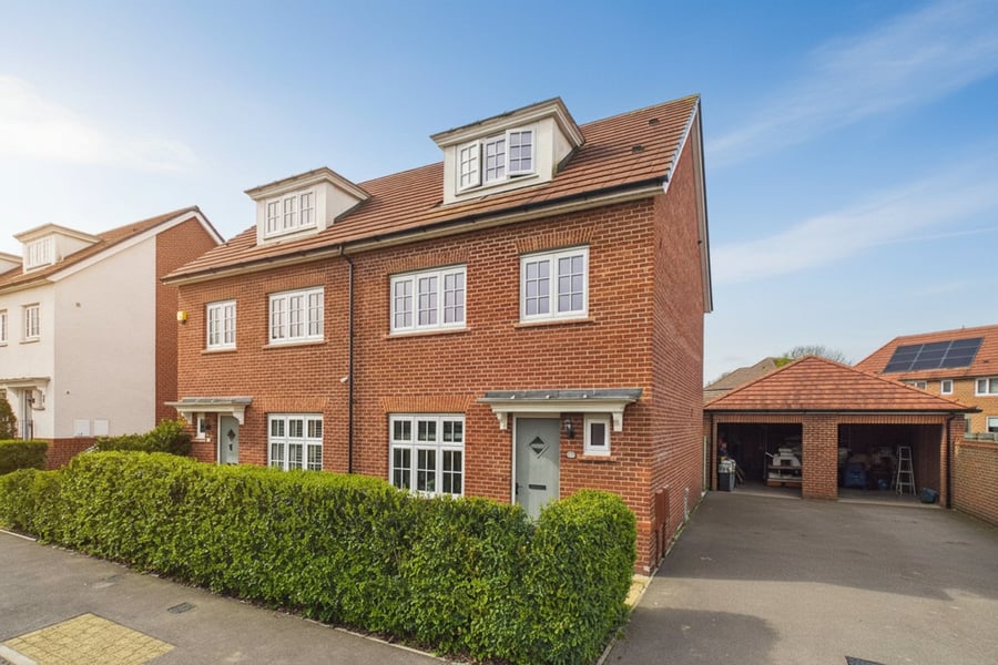 Galton Way, Warfield