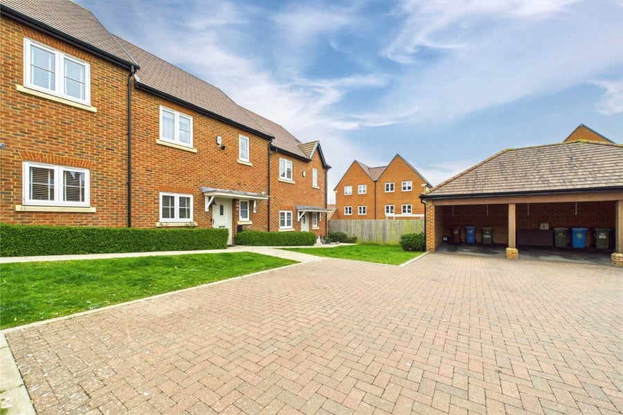 Mallow Grove, Warfield