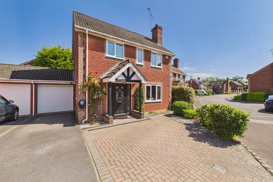 Woodward Close, Wokingham