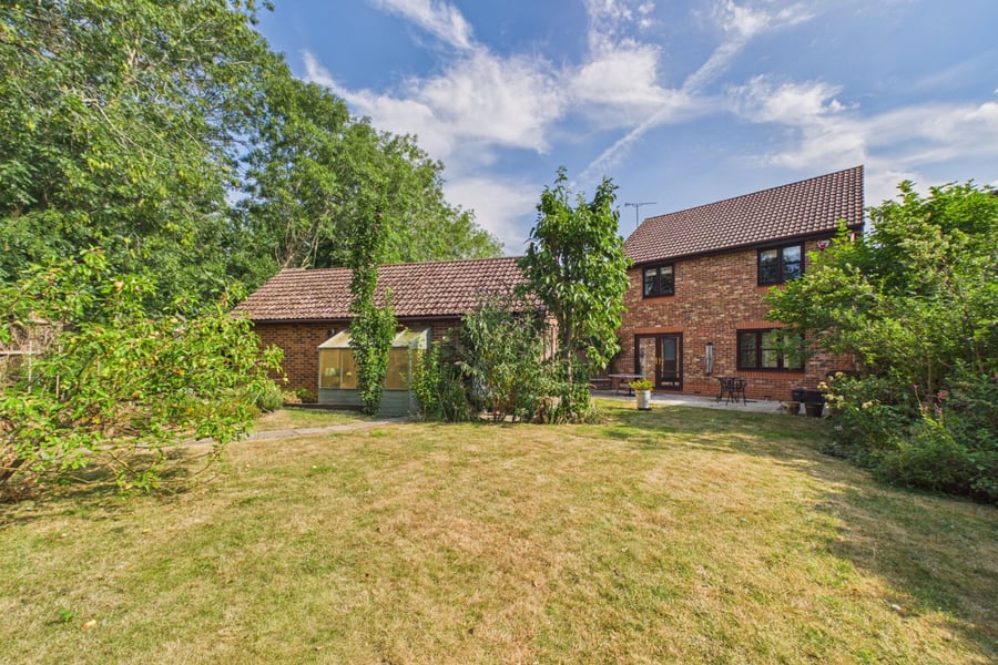 Moorhen Drive, Reading
