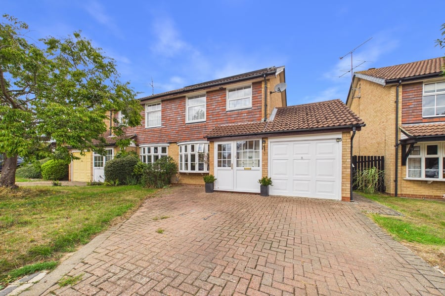 Kesteven Way, Wokingham