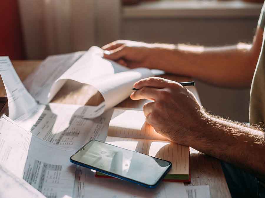 The Pros and Cons of Renting vs Buying