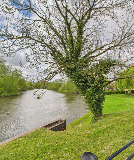 The River Thames in Sonning